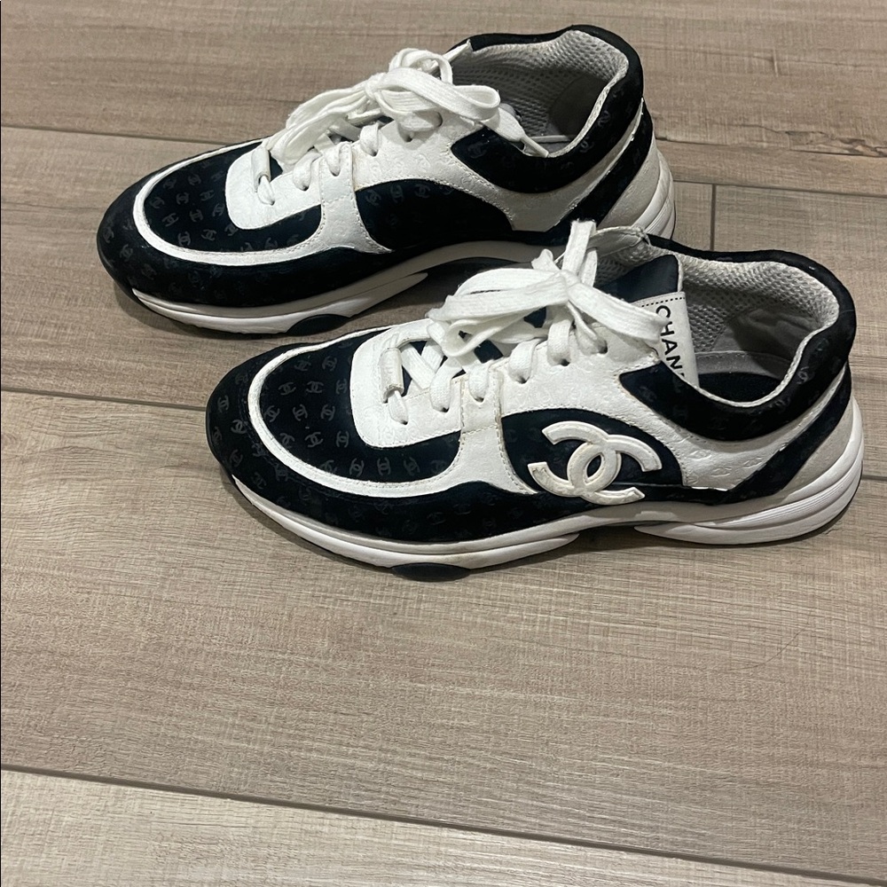 CHANEL Monochrome Athletic Shoes - Picture 4 of 7